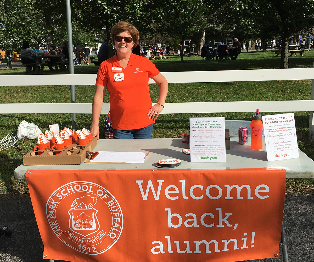 Reunion welcome back table